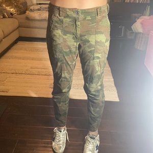 CAMO ANTHROPOLOGIE PANTS SIZE 27